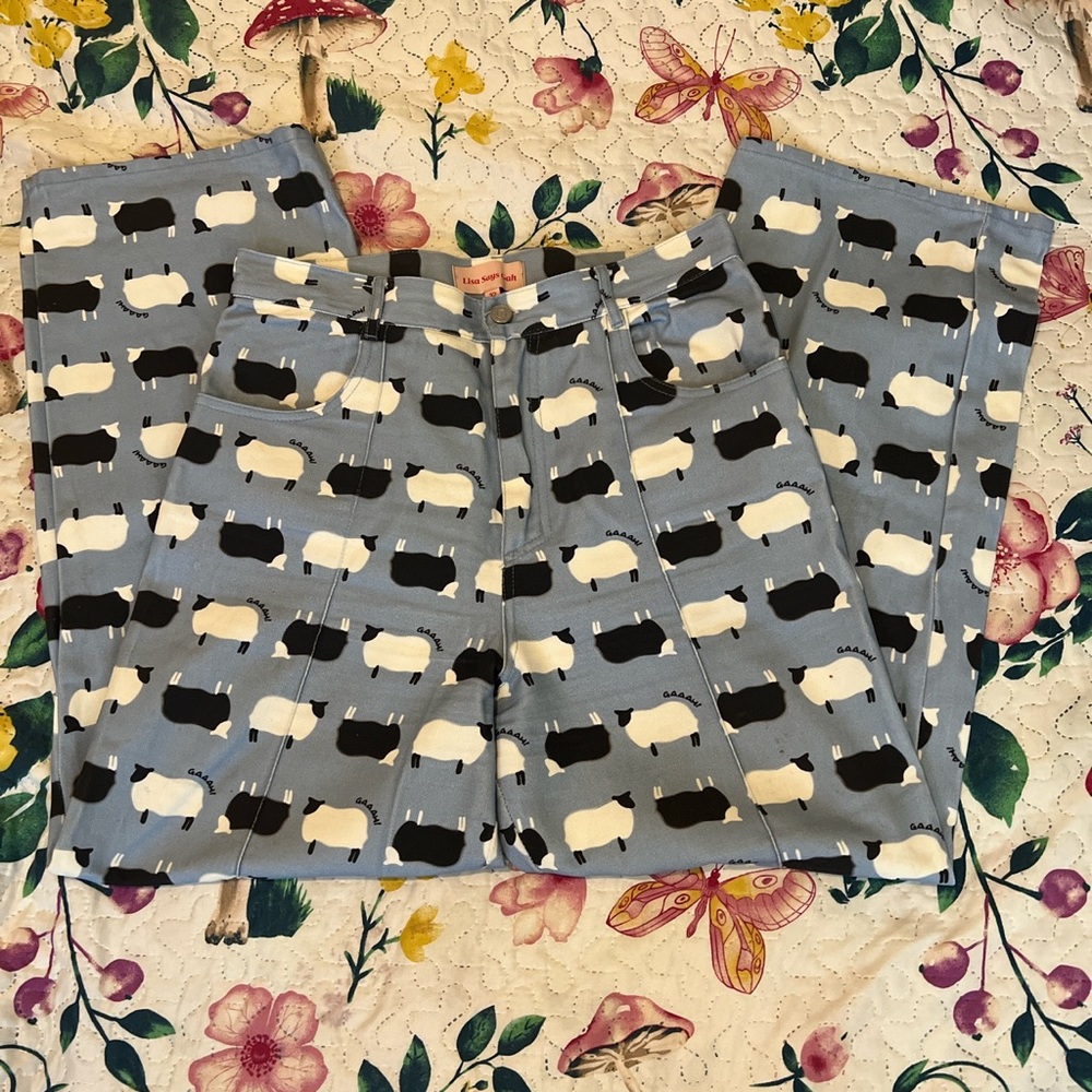 Lisa says gah Robyn jeans in sheep print